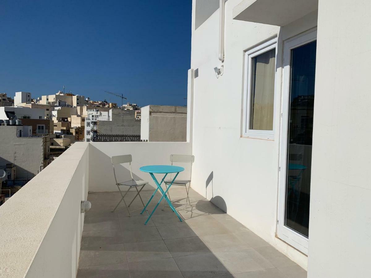 Island Guesthouse Gzira Екстер'єр фото