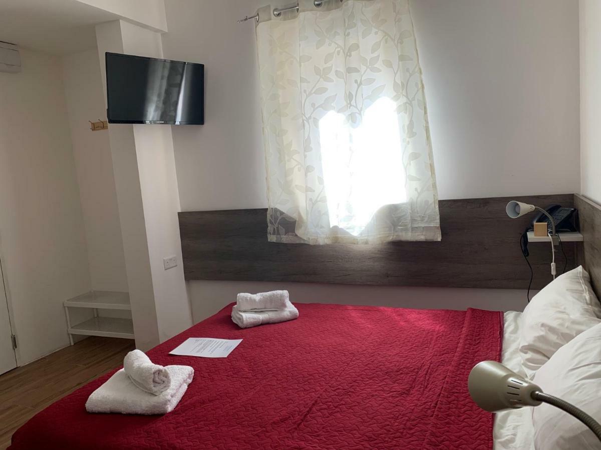 Island Guesthouse Gzira Екстер'єр фото